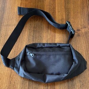Girlfriend Collective Fanny Pack Crossbody Bag
